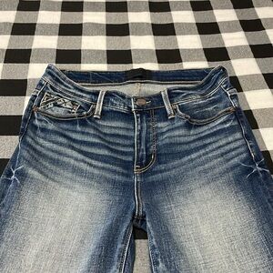 Buckle Women's Blue Ankle & Cropped Jeans